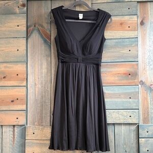 Signature by Sangria Black Sleeveless V-Neck Midi Dress